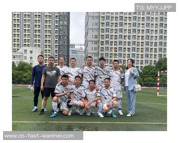 探索18中足球场的魅力与青春激情,感受校园运动的无限可能与团队精神 探索18中足球场的魅力与青春激情,感受校园运动的无限可能与团队精神